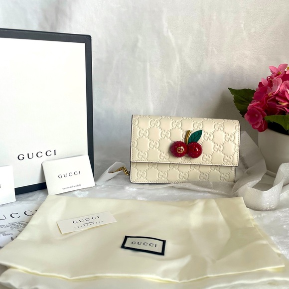 Gucci Guccissima Cherry accent Wallet on chain, mini crossbody white leather - Picture 2 of 16
